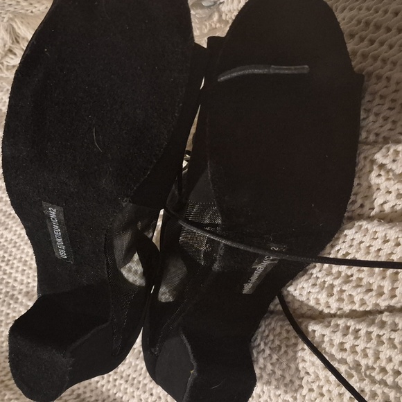 Elegant Black Lace-Up Heels - Picture 2 of 5